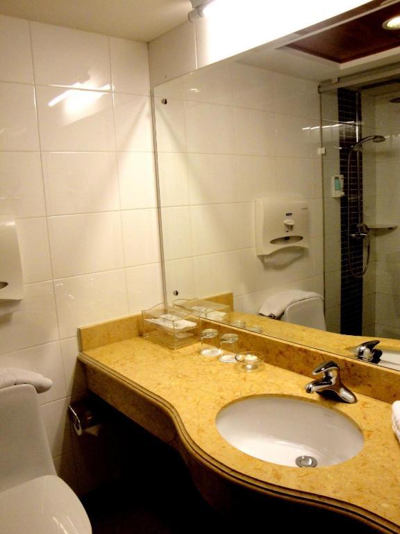 Overseas Chinese International Hotel Qingdao Bilik gambar
