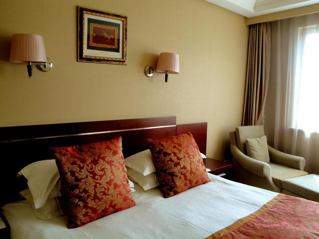 Overseas Chinese International Hotel Qingdao Bilik gambar